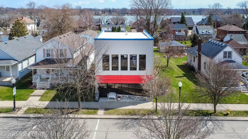 2935 W Jefferson Avenue Trenton City, MI 48183