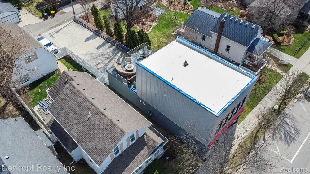 2935 W Jefferson Avenue Trenton City, MI 48183
