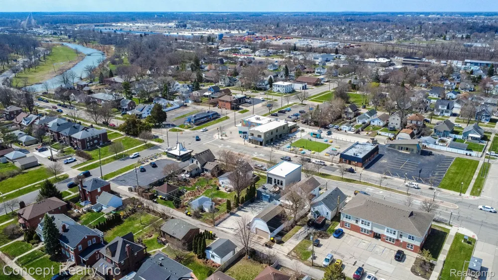 2935 W Jefferson Avenue Trenton City, MI 48183