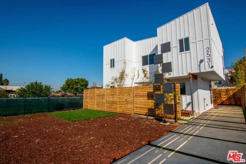 2525 Gleason Avenue Los Angeles, CA 90033