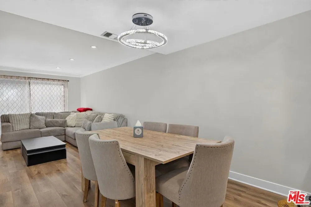 552 E Palm Avenue #C Burbank, CA 91501