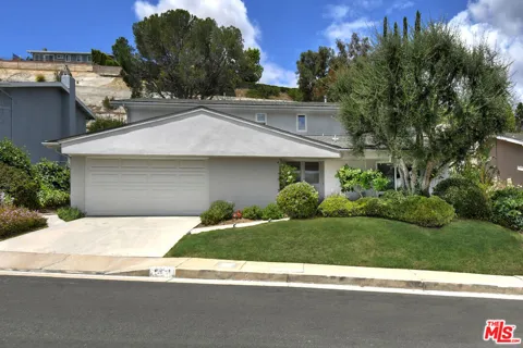6041 Ellenview Avenue