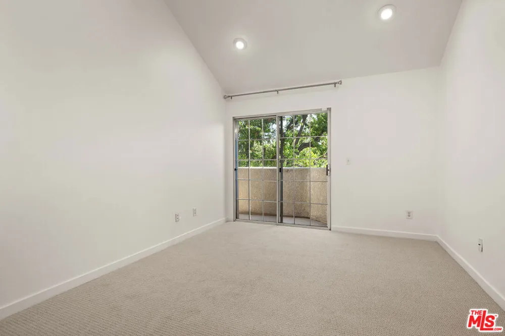24119 Del Monte Drive #56 Valencia, CA 91355