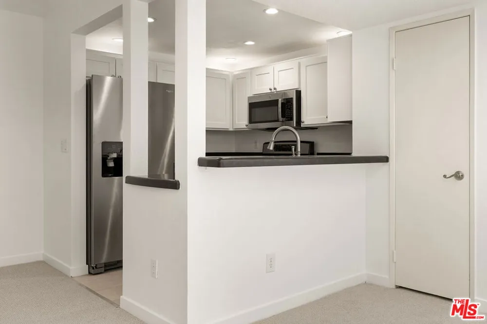 24119 Del Monte Drive #56 Valencia, CA 91355