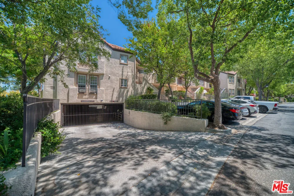 24119 Del Monte Drive #56 Valencia, CA 91355