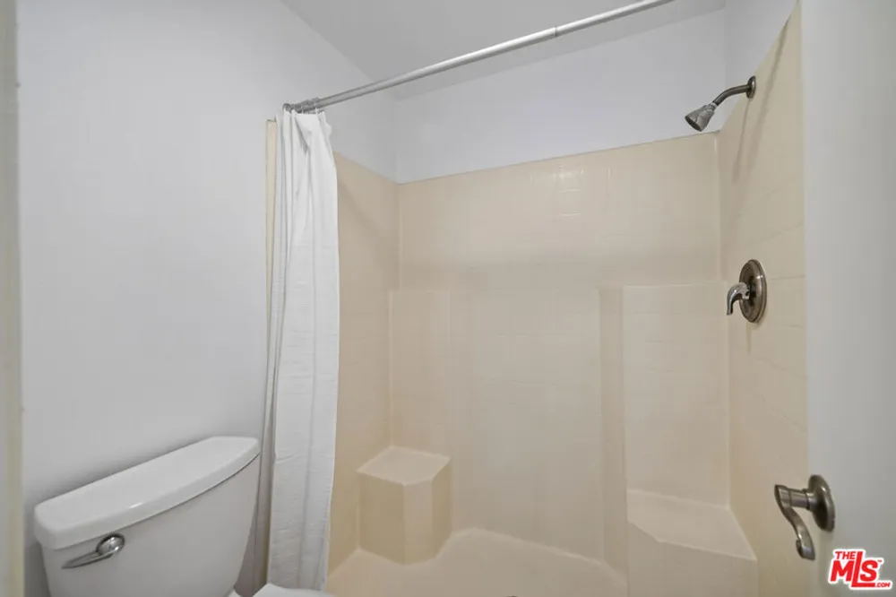 24119 Del Monte Drive #56 Valencia, CA 91355