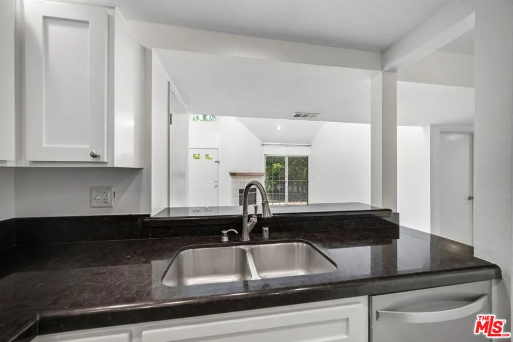 24119 Del Monte Drive #56 Valencia, CA 91355