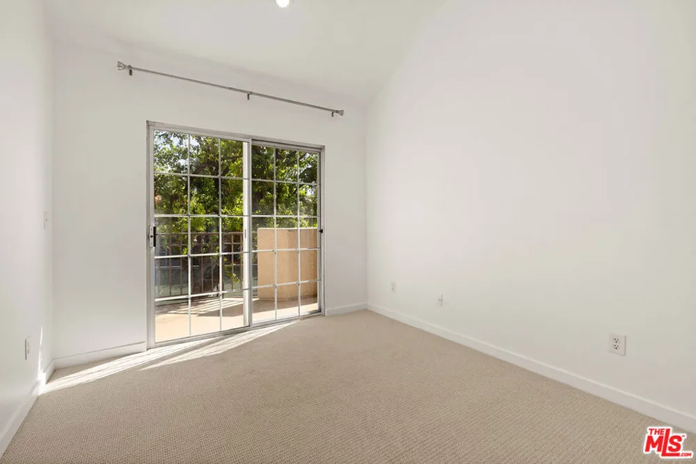 24119 Del Monte Drive #56 Valencia, CA 91355