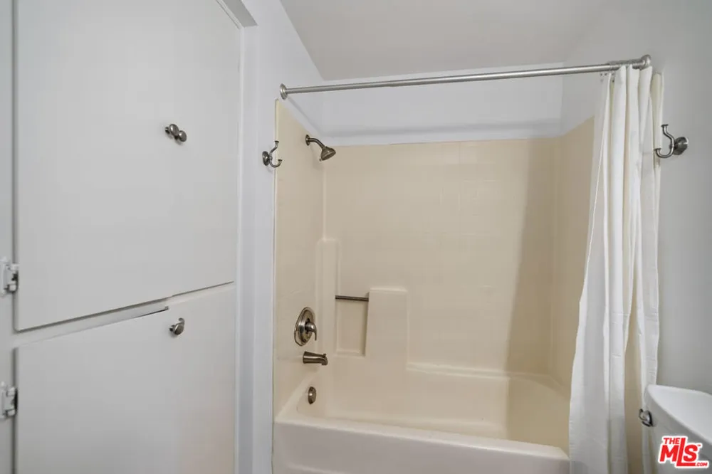 24119 Del Monte Drive #56 Valencia, CA 91355