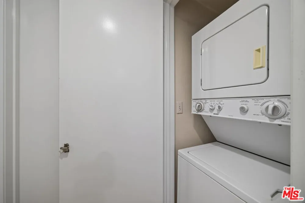 24119 Del Monte Drive #56 Valencia, CA 91355