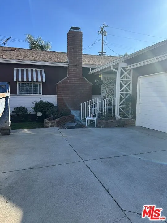 11908 Daleside Avenue Hawthorne, CA 90250