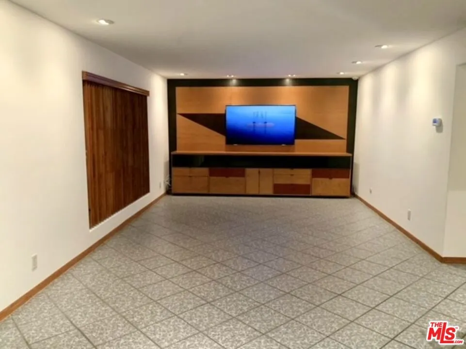 970 Palm Avenue #104 West Hollywood, CA 90069
