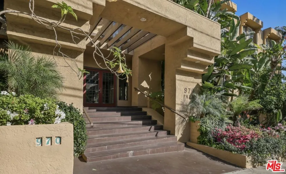 970 Palm Avenue #104 West Hollywood, CA 90069