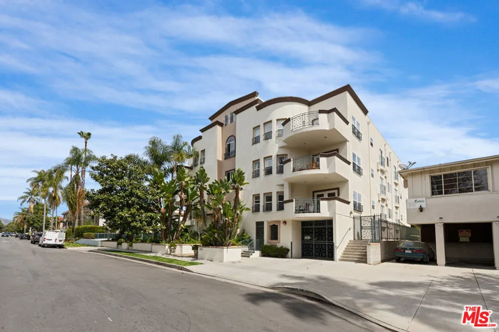 1862 S Bentley Avenue #202 Los Angeles, CA 90025