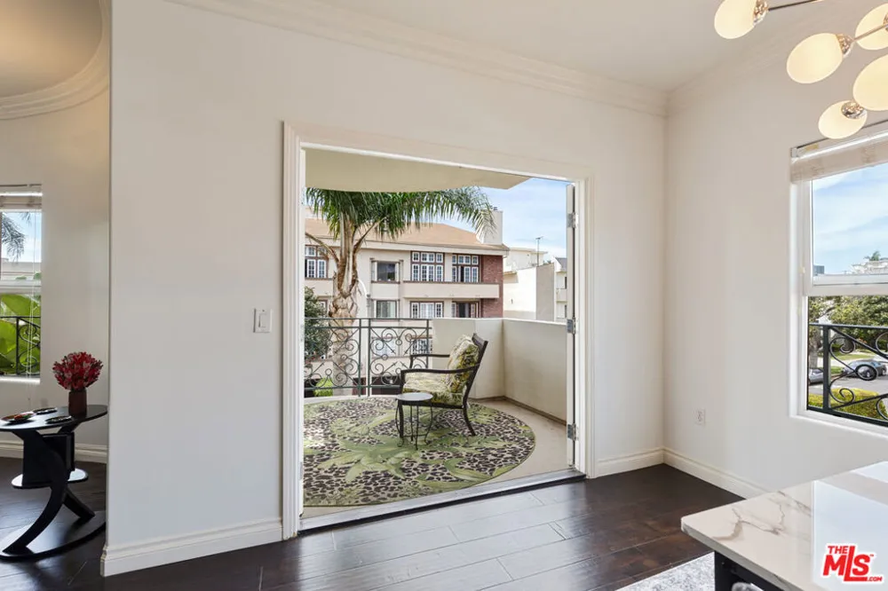 1862 S Bentley Avenue #202 Los Angeles, CA 90025