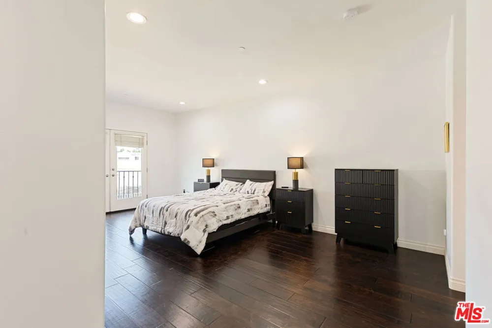 1862 S Bentley Avenue #202 Los Angeles, CA 90025