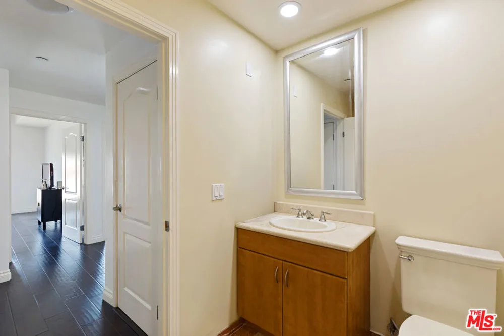 1862 S Bentley Avenue #202 Los Angeles, CA 90025