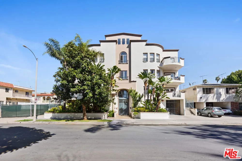 1862 S Bentley Avenue #202 Los Angeles, CA 90025