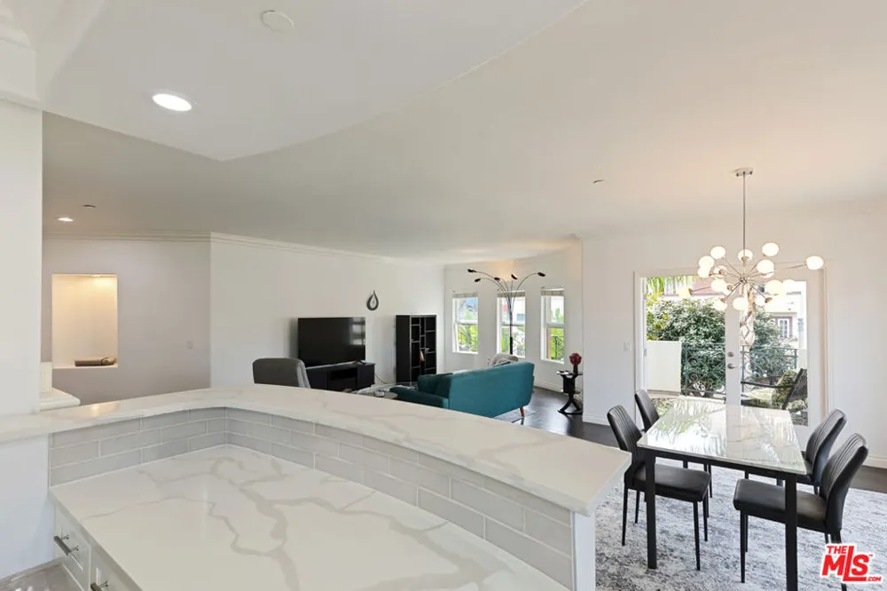 1862 S Bentley Avenue #202 Los Angeles, CA 90025