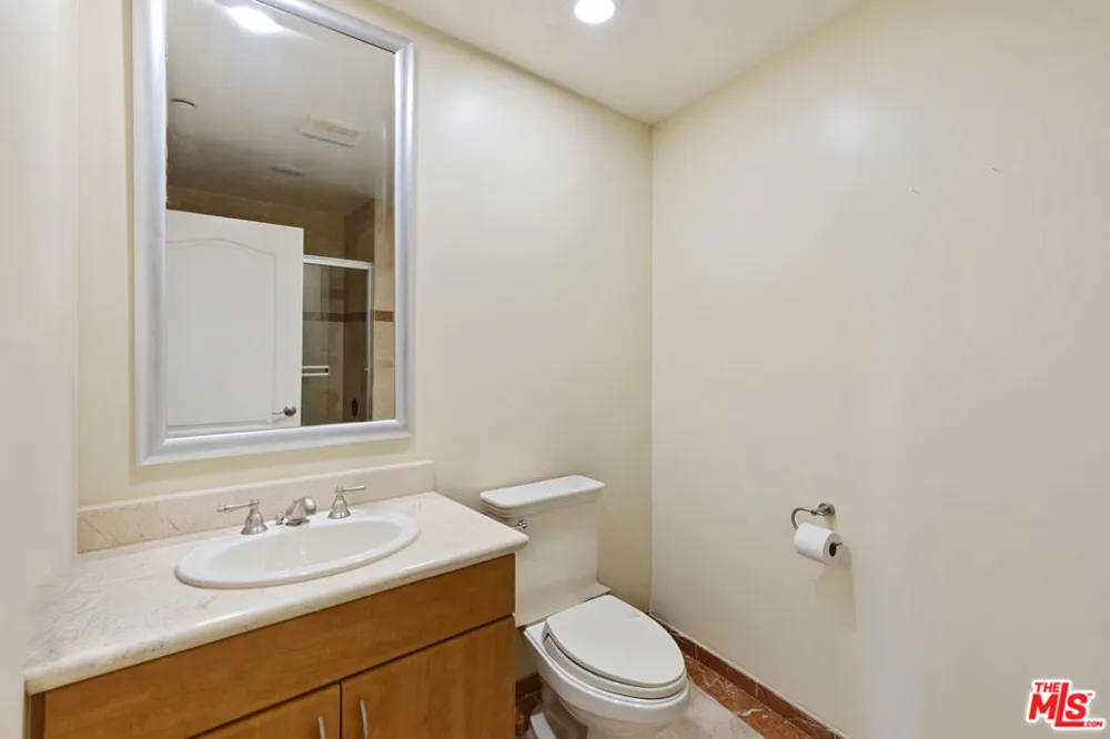 1862 S Bentley Avenue #202 Los Angeles, CA 90025