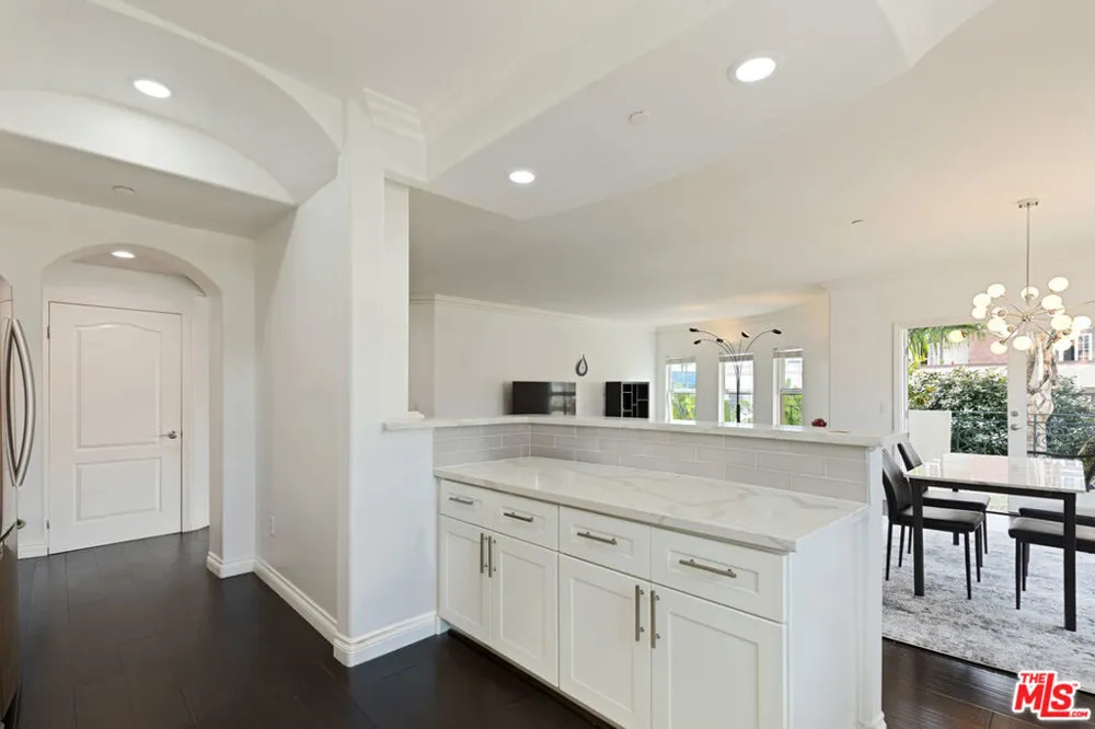 1862 S Bentley Avenue #202 Los Angeles, CA 90025