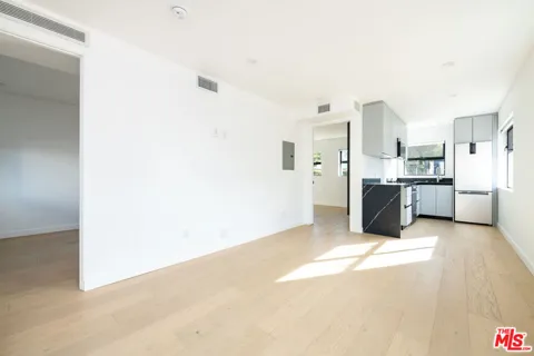 1325 Cabrillo Avenue #2