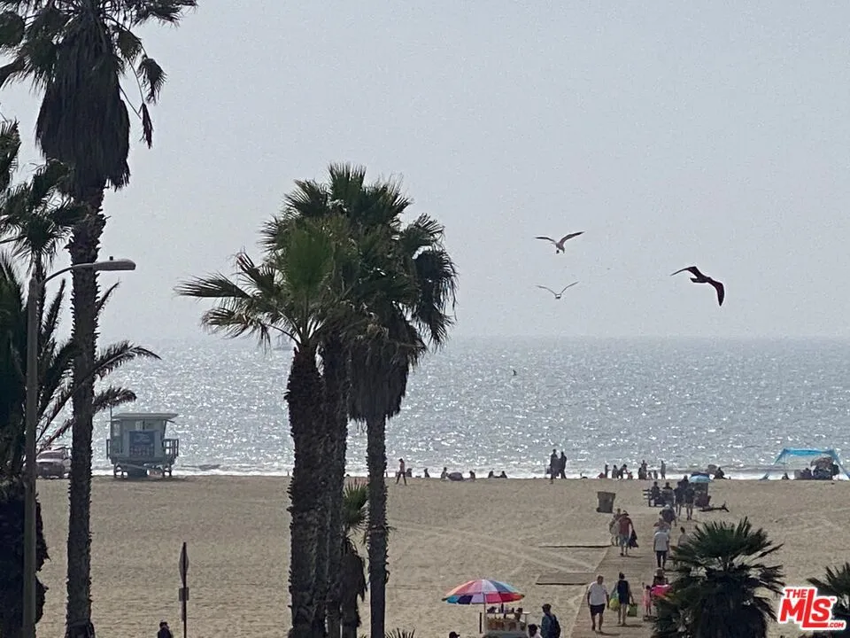 1916 3RD STREET #1916 Santa Monica, CA 90405
