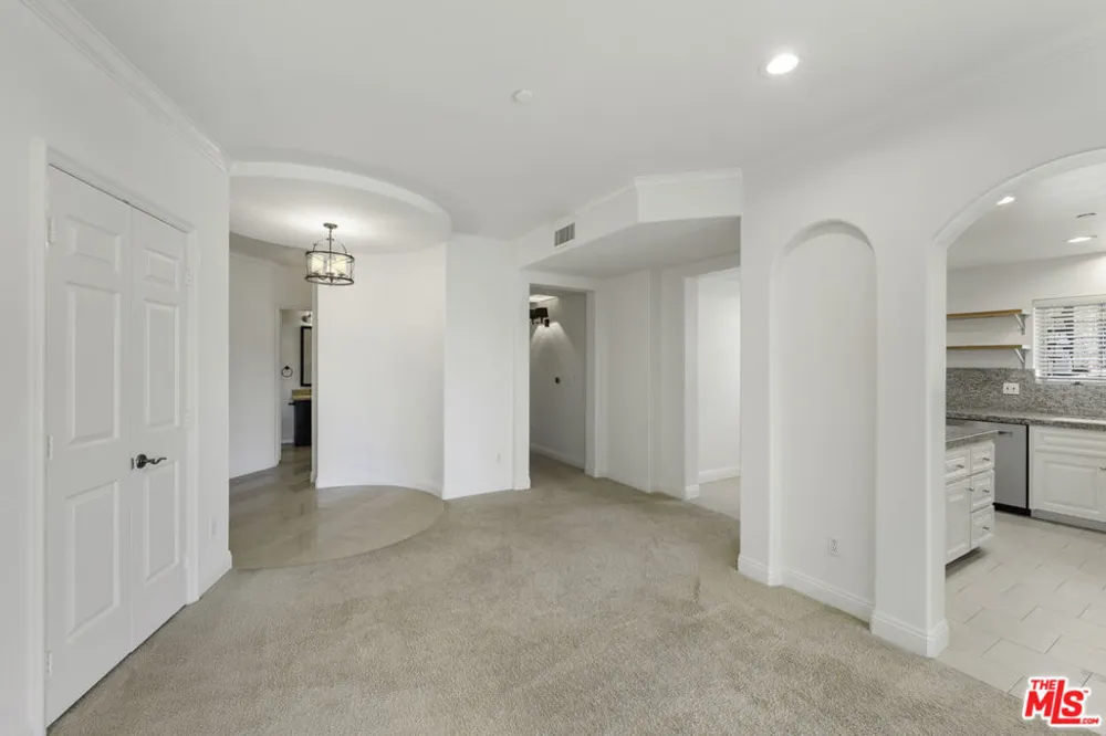 1820 Benecia Avenue #402 Los Angeles, CA 90025