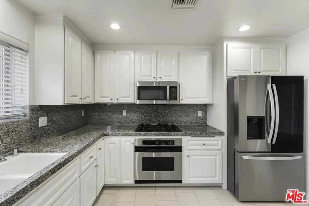 1820 Benecia Avenue #402 Los Angeles, CA 90025