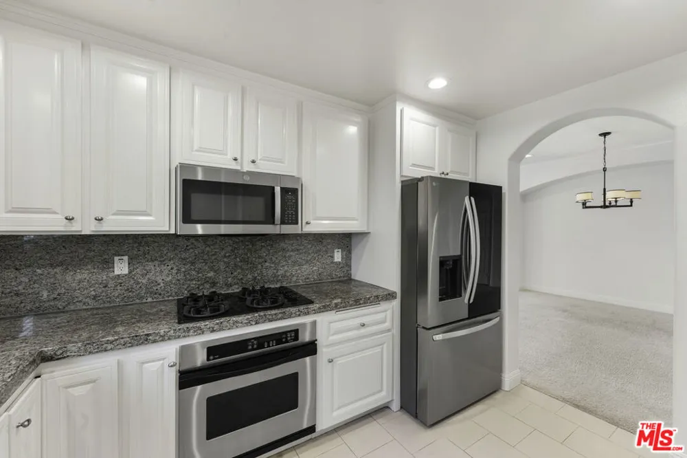 1820 Benecia Avenue #402 Los Angeles, CA 90025