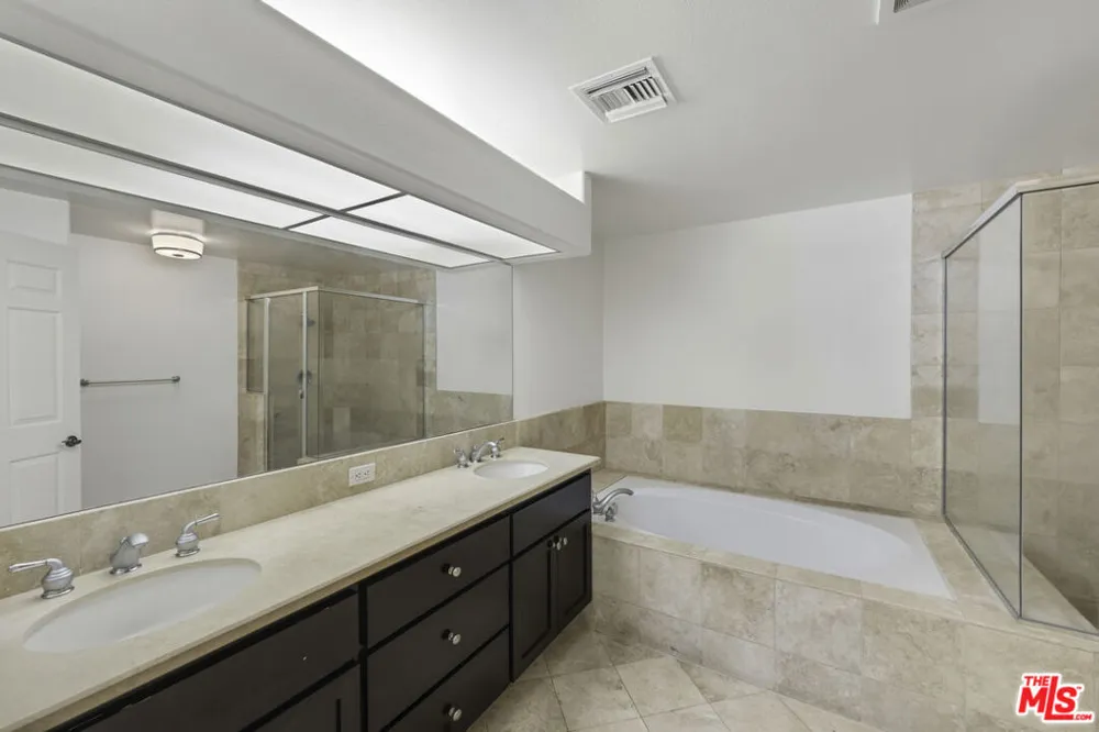 1820 Benecia Avenue #402 Los Angeles, CA 90025