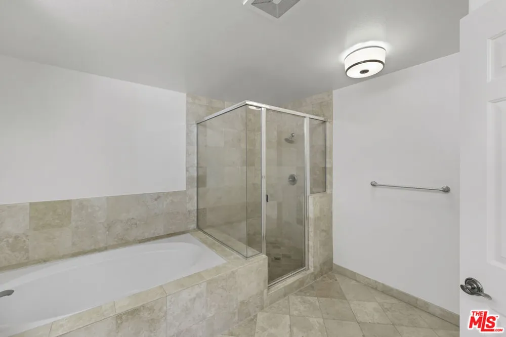 1820 Benecia Avenue #402 Los Angeles, CA 90025