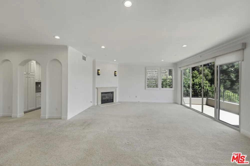 1820 Benecia Avenue #402 Los Angeles, CA 90025