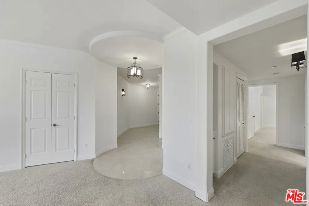 1820 Benecia Avenue #402 Los Angeles, CA 90025