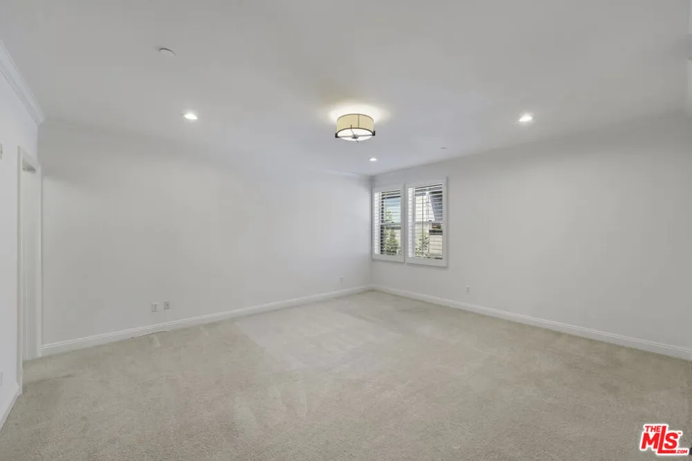 1820 Benecia Avenue #402 Los Angeles, CA 90025