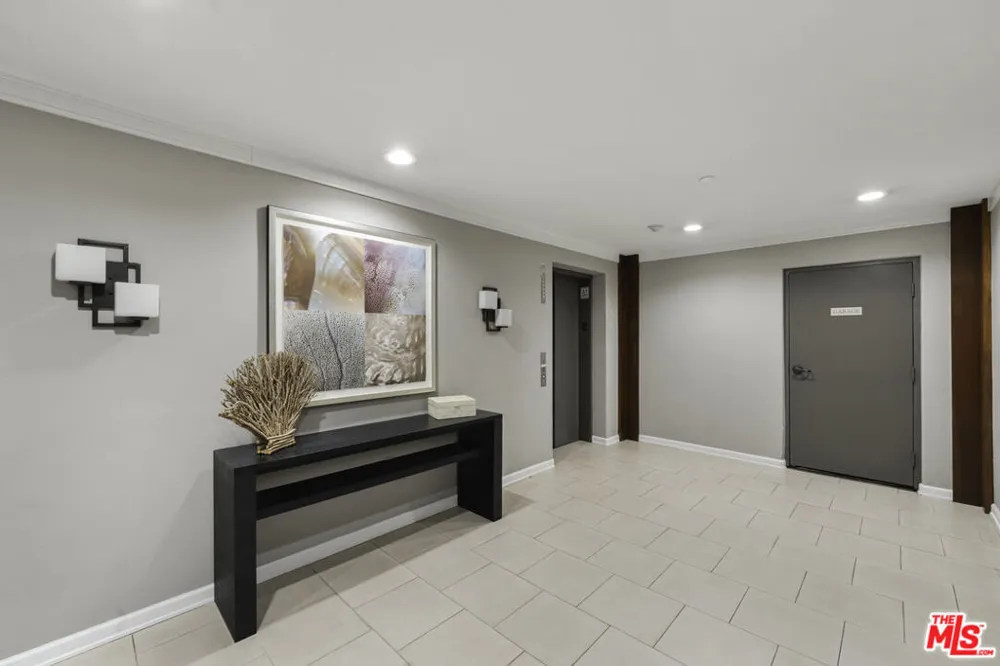 1820 Benecia Avenue #402 Los Angeles, CA 90025