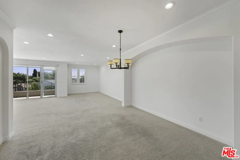 1820 Benecia Avenue #402 Los Angeles, CA 90025