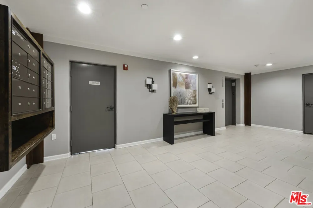 1820 Benecia Avenue #402 Los Angeles, CA 90025