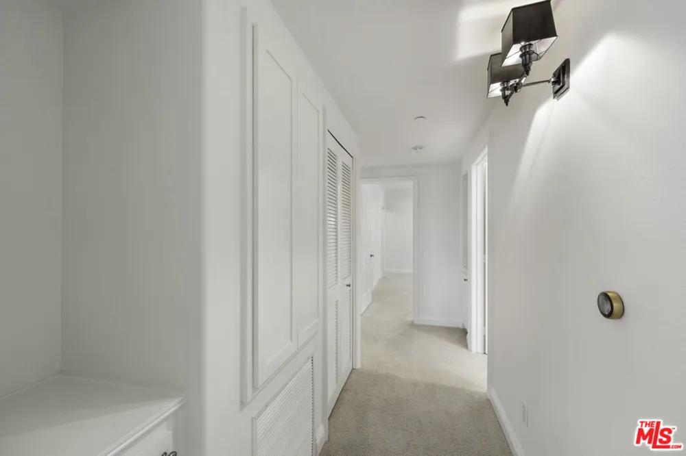1820 Benecia Avenue #402 Los Angeles, CA 90025
