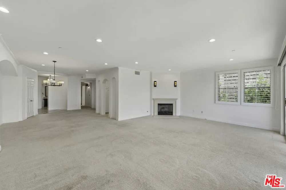 1820 Benecia Avenue #402 Los Angeles, CA 90025