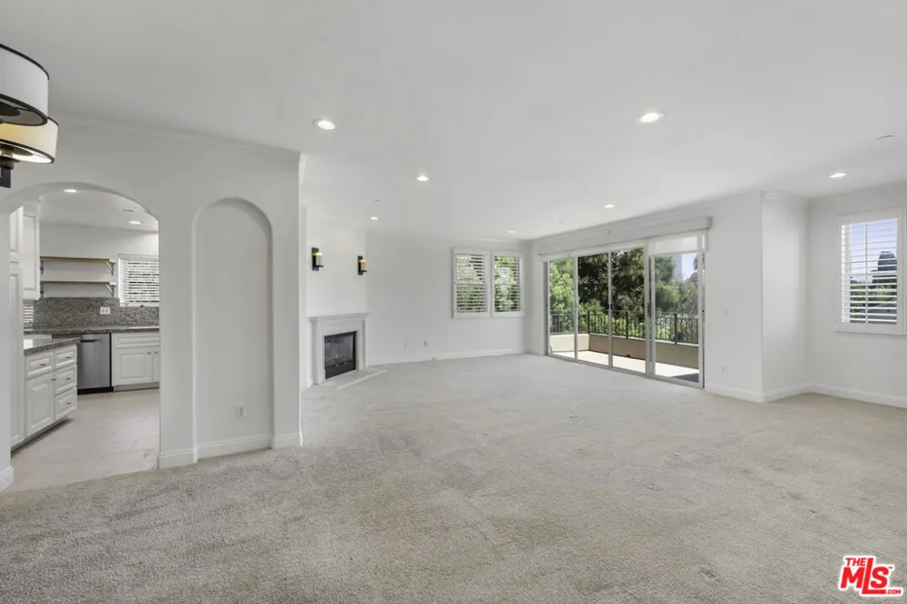 1820 Benecia Avenue #402 Los Angeles, CA 90025