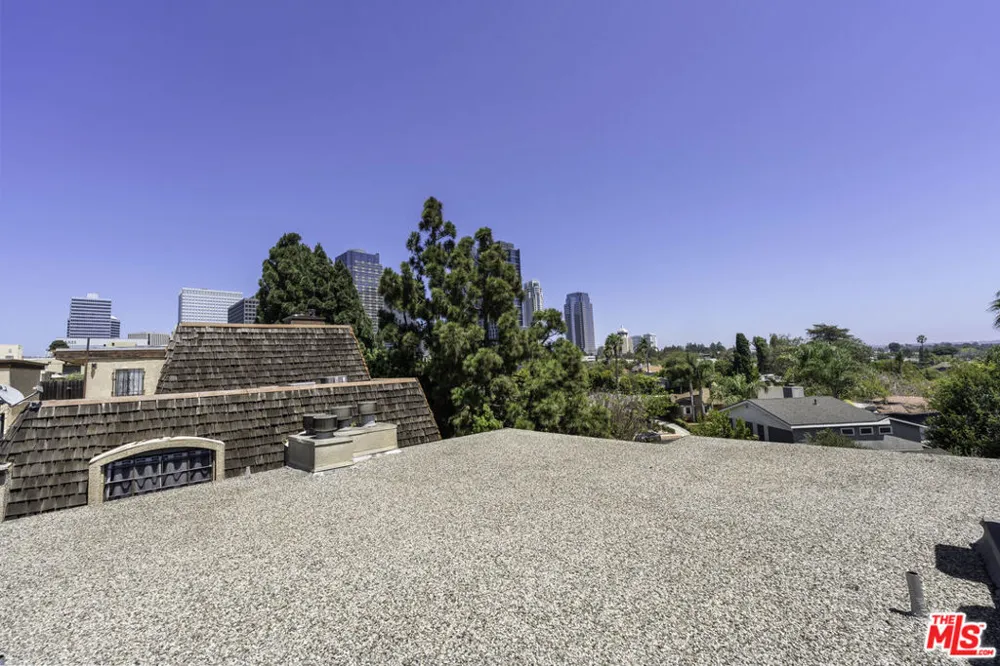 1820 Benecia Avenue #402 Los Angeles, CA 90025