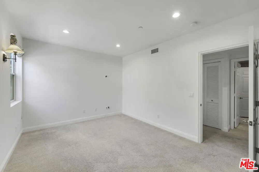 1820 Benecia Avenue #402 Los Angeles, CA 90025