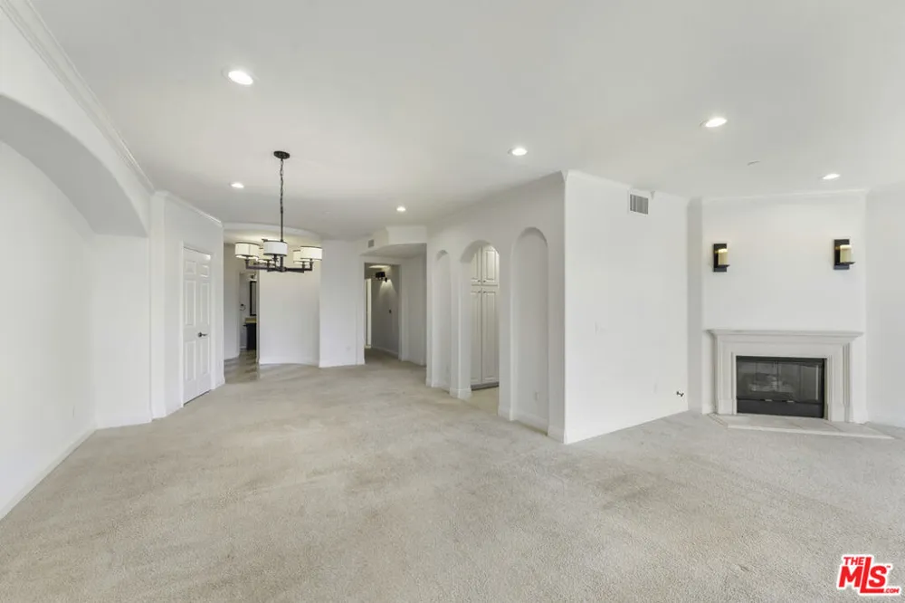 1820 Benecia Avenue #402 Los Angeles, CA 90025