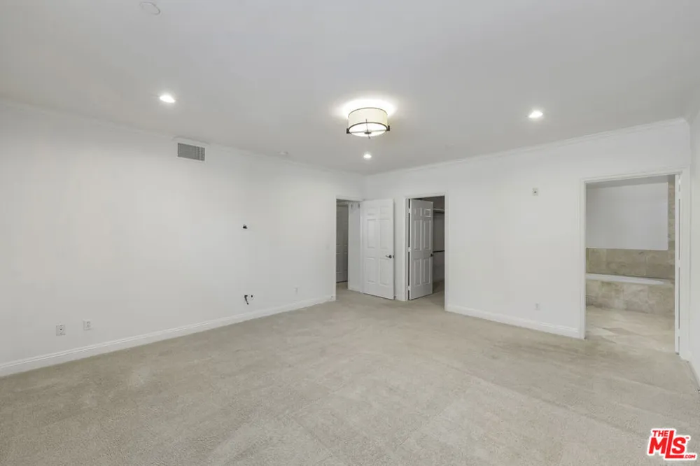 1820 Benecia Avenue #402 Los Angeles, CA 90025