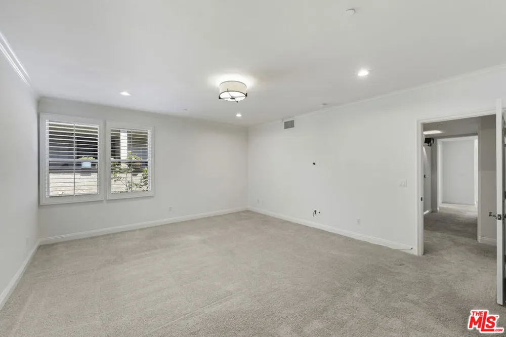 1820 Benecia Avenue #402 Los Angeles, CA 90025
