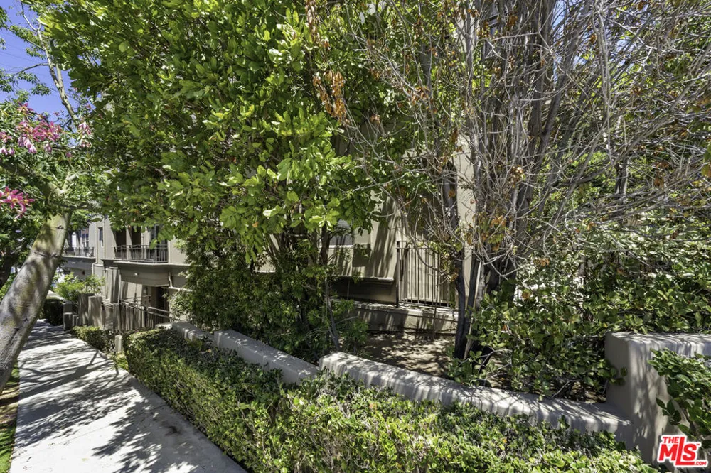 1820 Benecia Avenue #402 Los Angeles, CA 90025
