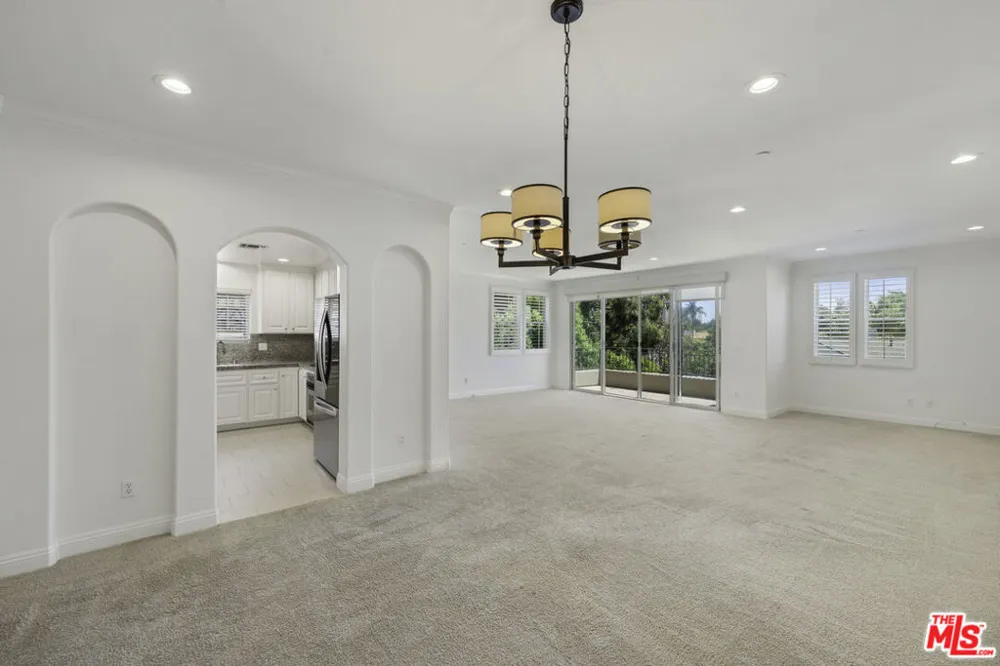 1820 Benecia Avenue #402 Los Angeles, CA 90025