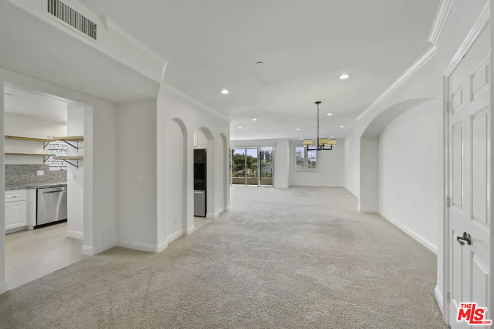 1820 Benecia Avenue #402 Los Angeles, CA 90025