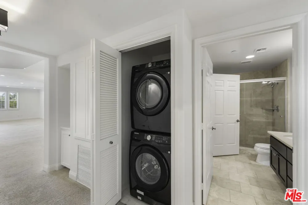 1820 Benecia Avenue #402 Los Angeles, CA 90025